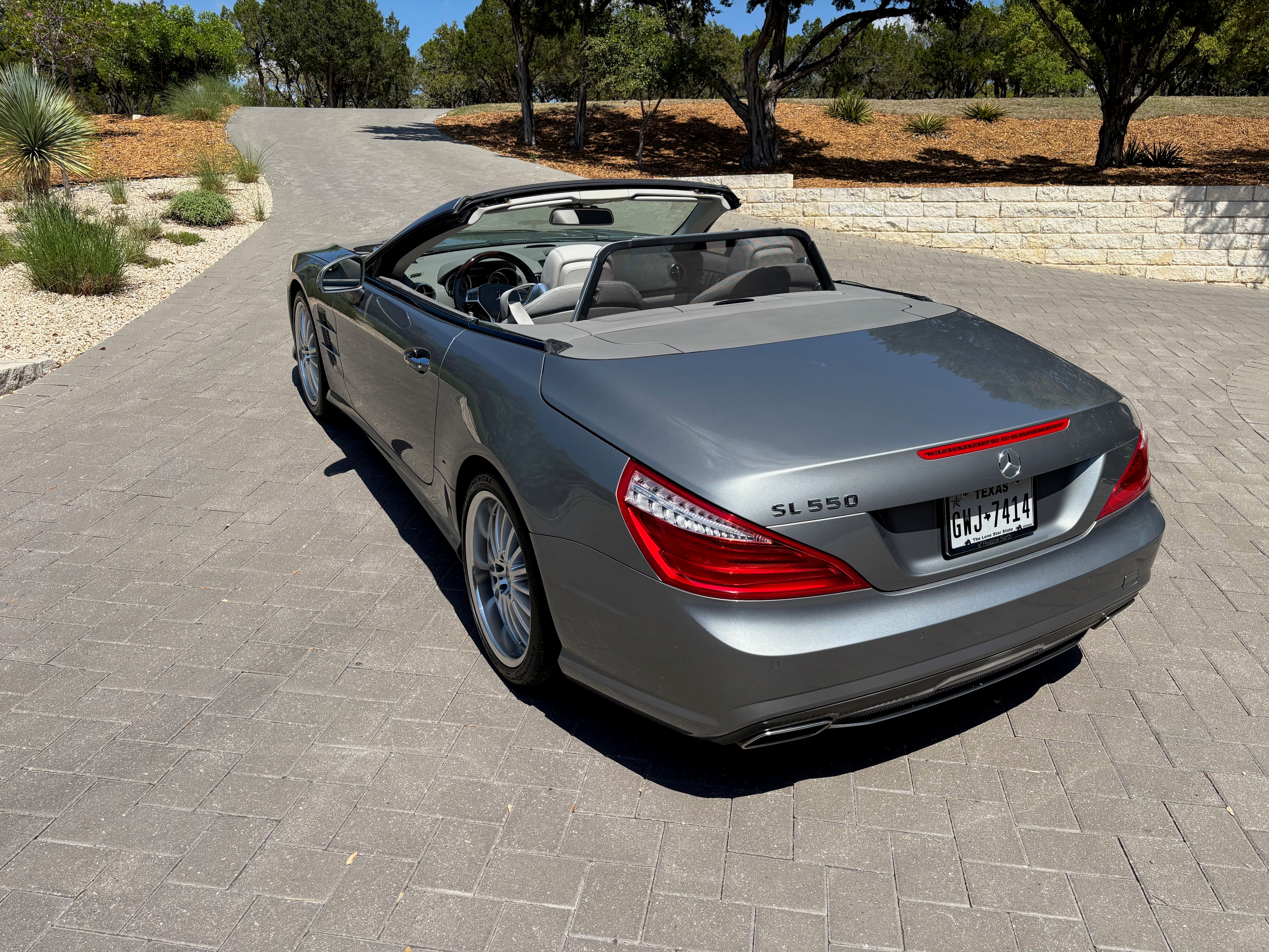 Used 2013 Mercedes-Benz SL 550 image 12