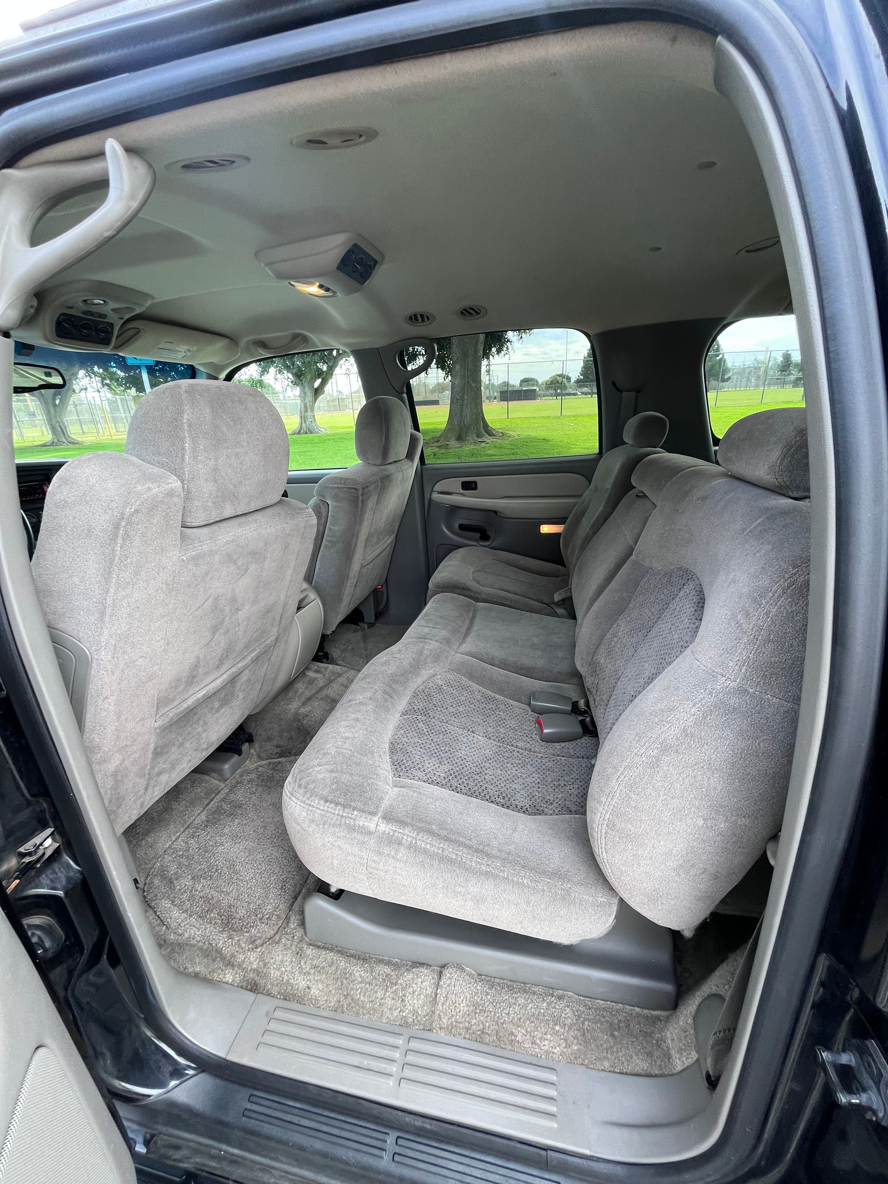 Used 2001 Chevrolet Suburban 2500 LS w/ LS Preferred Equipment Group RWD image 16