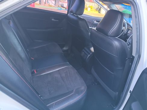 Used 2015 Toyota Camry XSE w/ Moonroof Package image 12