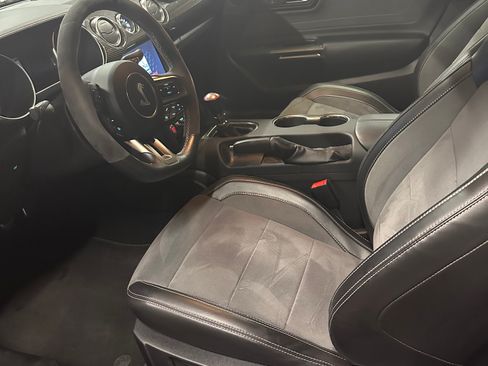 Used 2019 Ford Mustang Shelby GT350 w/ Technology Package RWD image 5