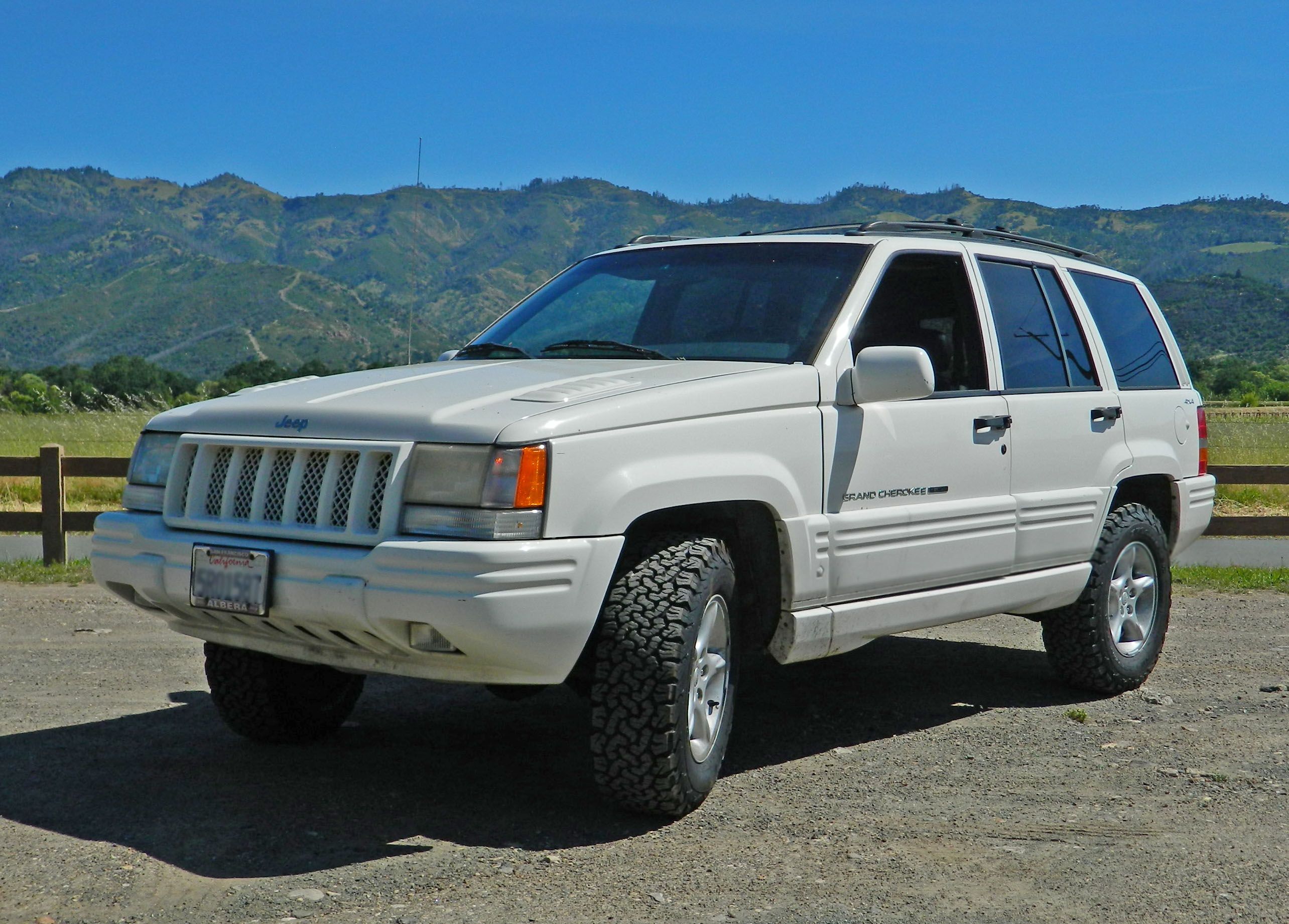 Used 1998 Jeep Grand Cherokee Limited AWD/4WD image 1