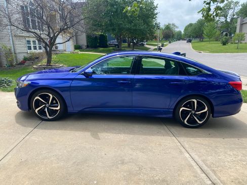 Used 2018 Honda Accord Sport image 4