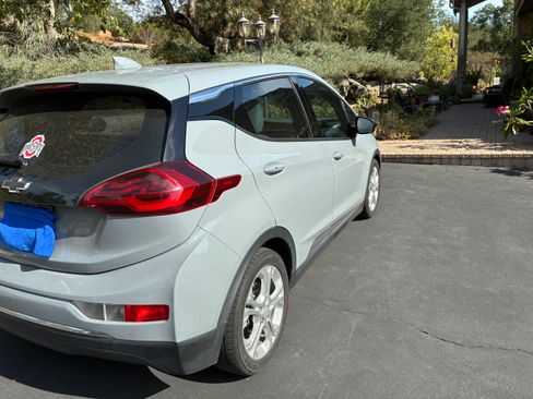 Used 2019 Chevrolet Bolt LT FWD image 5