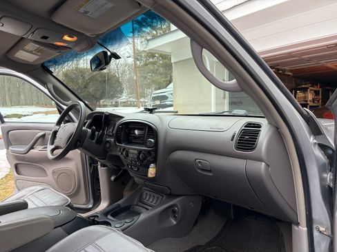 Used 2007 Toyota Sequoia SR5 image 6