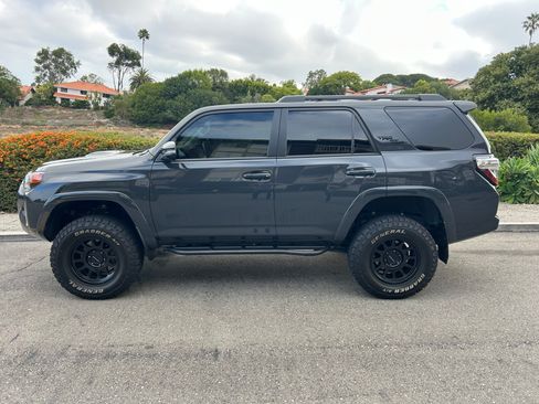Used 2024 Toyota 4Runner TRD Off-Road Premium w/ Off Road Premium Plus Package AWD/4WD image 1