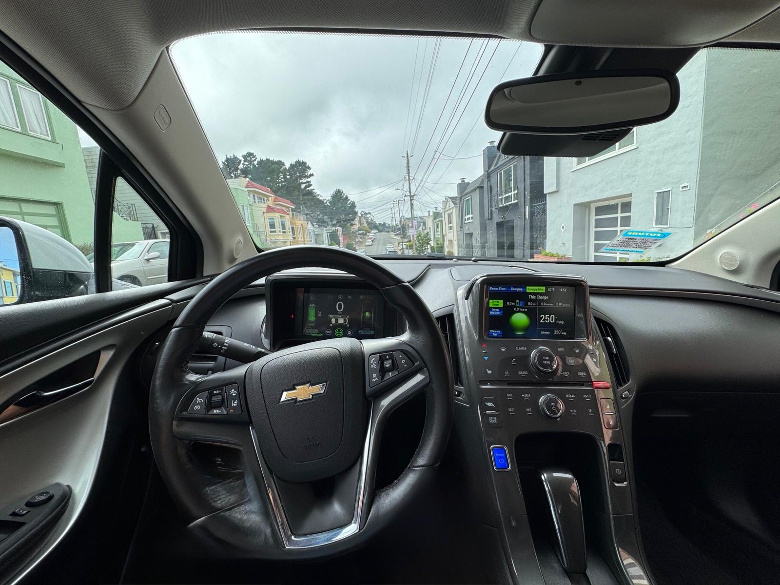Used 2015 Chevrolet Volt Premium w/ Premium Trim Package FWD image 12