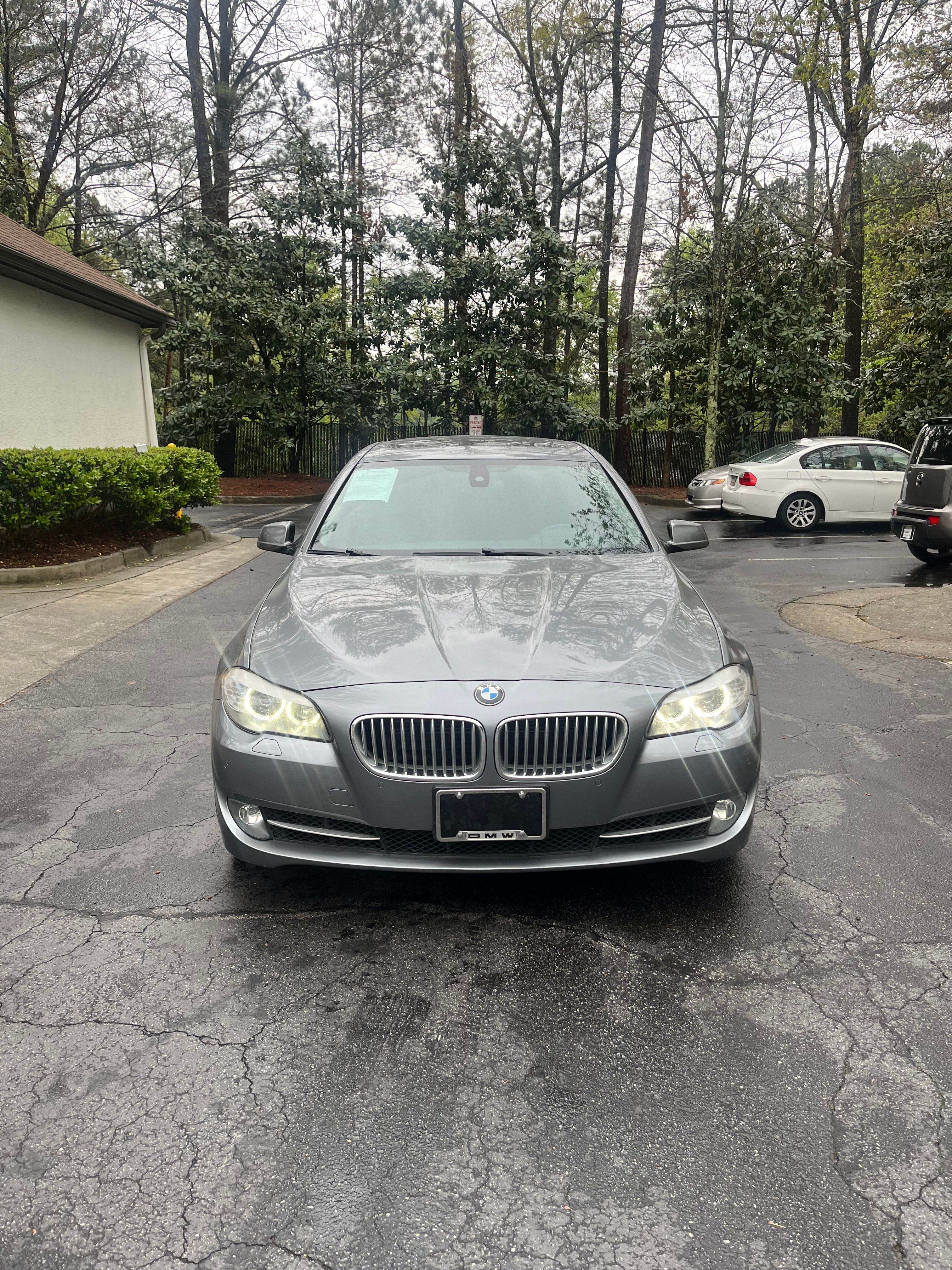 Used 2011 BMW 550i Sedan RWD image 1