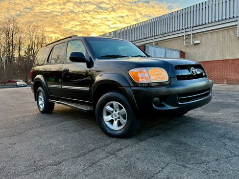 Used 2007 Toyota Sequoia SR5 image 2