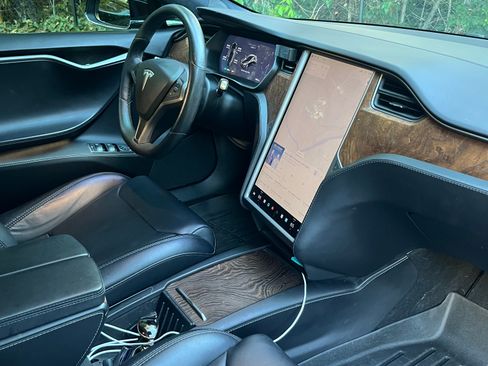 Used 2018 Tesla Model S 100D AWD/4WD image 15