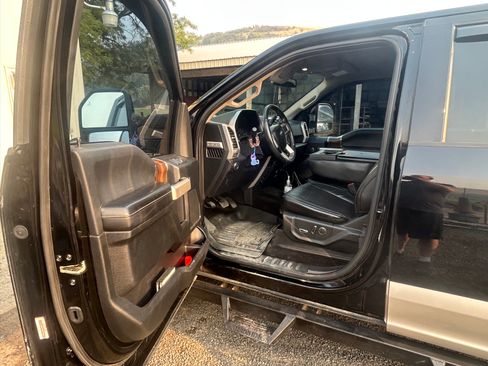 Used 2017 Ford F150 Lariat AWD/4WD image 8
