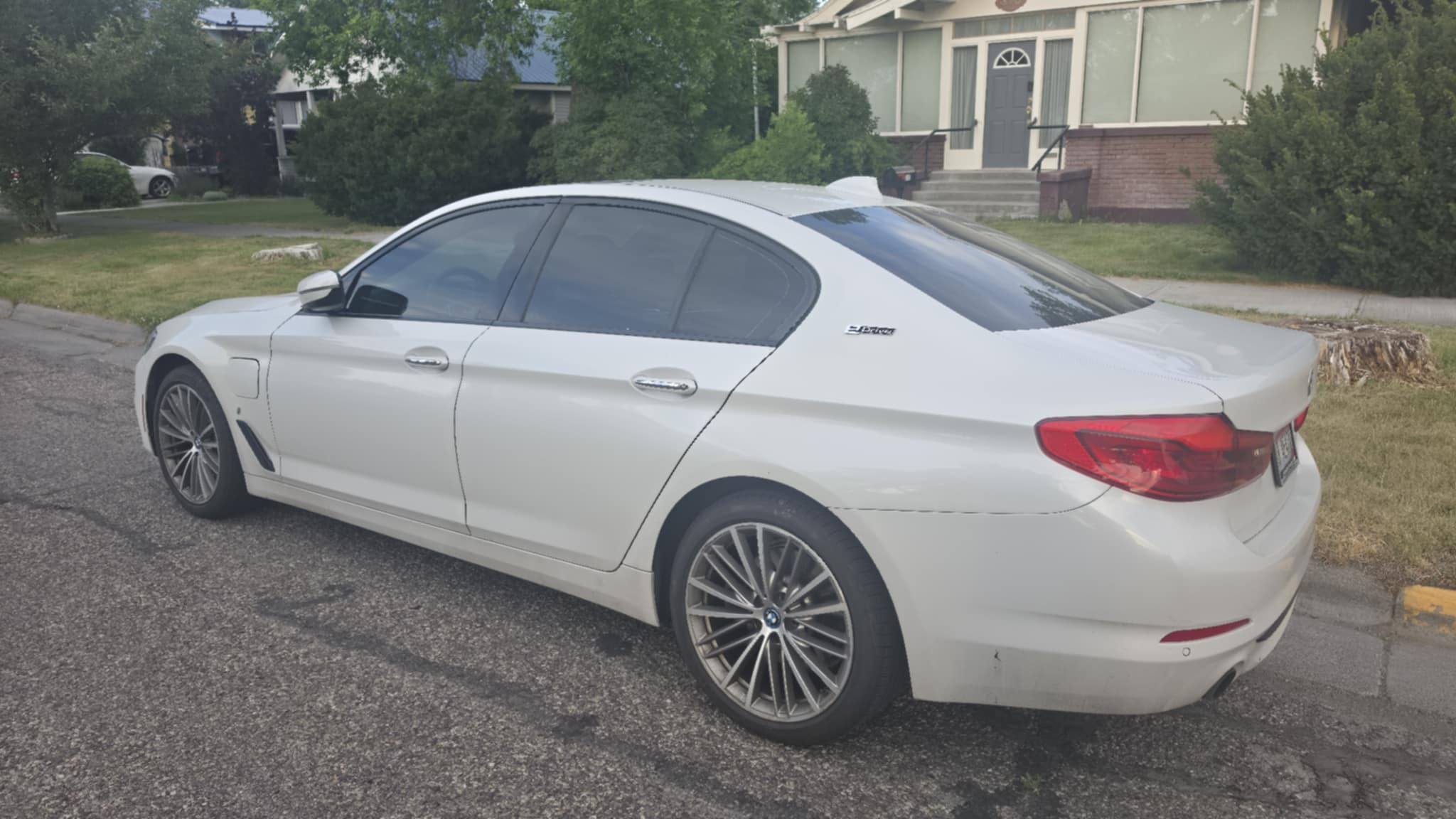 Used 2018 BMW 530e w/ Premium Package 2 RWD image 5