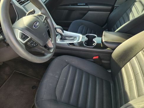 Used 2014 Ford Fusion SE image 10