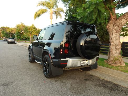 Used 2023 Land Rover Defender 90 SE image 19
