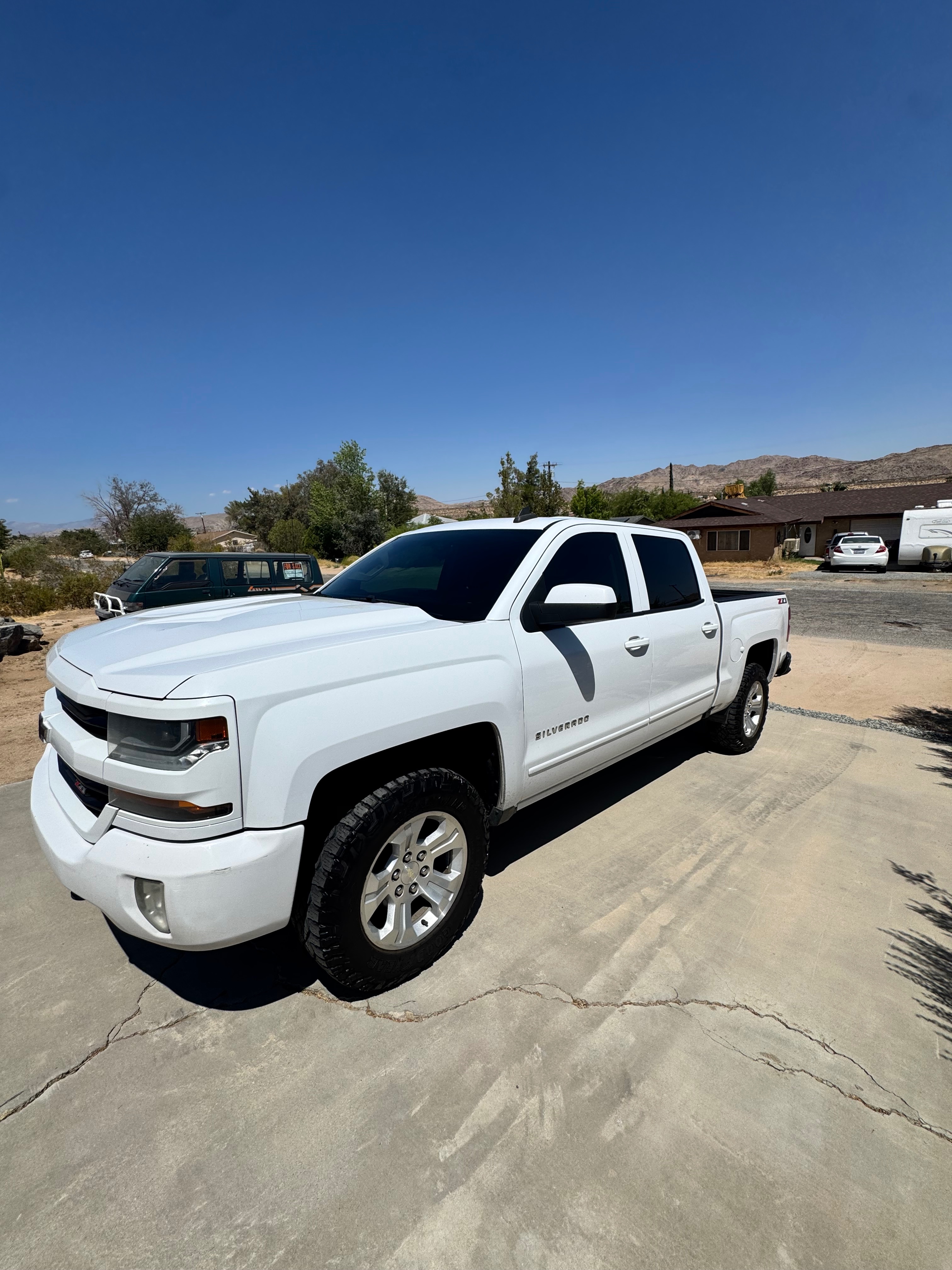 Used 2018 Chevrolet Silverado 1500 LT w/ All Star Edition AWD/4WD image 1