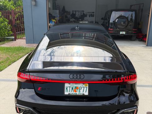 Used 2021 Audi RS 7 Sportback w/ Carbon Optic Package AWD/4WD image 8