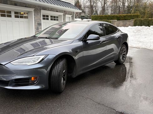 Used 2018 Tesla Model S 75D image 1