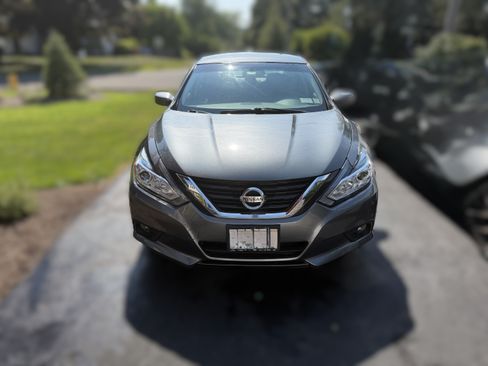 Used 2018 Nissan Altima 2.5 SV FWD image 1