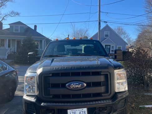 Used 2014 Ford F250 XL w/ Snow Plow Prep Package image 4