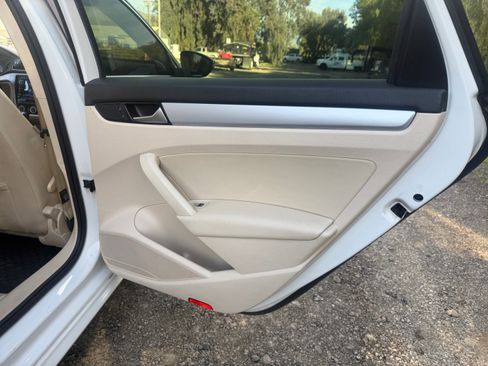 Used 2012 Volkswagen Passat 2.5 SE image 25