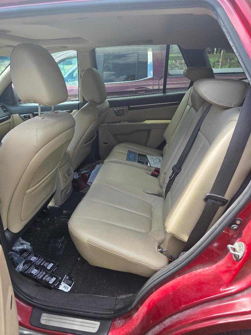 Used 2011 Hyundai Santa Fe Limited FWD image 1