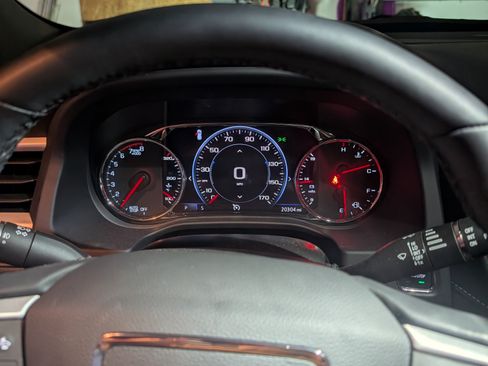 Used 2023 GMC Acadia SLT w/ Elevation Edition image 16