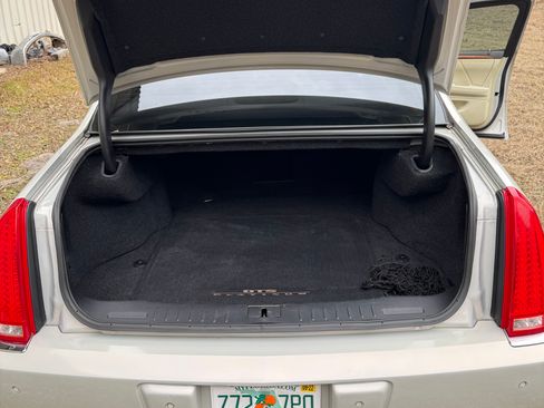 Used 2008 Cadillac DTS Performance w/ Platinum Edition image 8