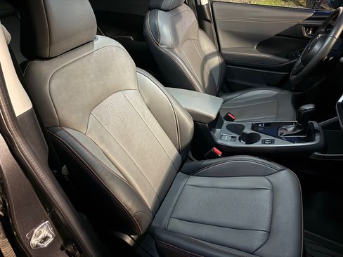 Used 2024 Subaru Crosstrek 2.5i Limited w/ Crosstrek Mirror Package image 9