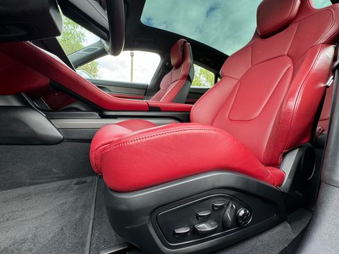 Used 2020 Porsche Taycan Turbo S AWD/4WD image 24