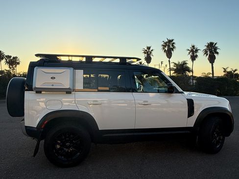 Used 2023 Land Rover Defender 110 S image 13