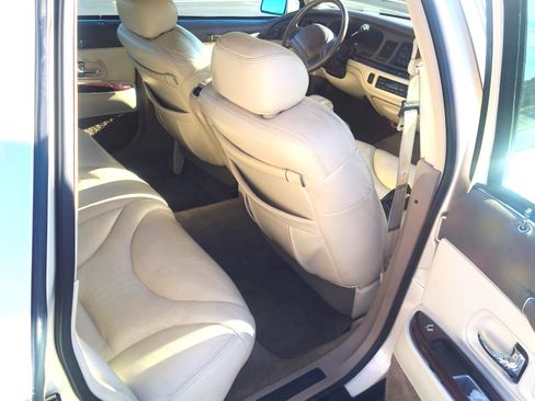 Used 1997 Lincoln Town Car Cartier RWD image 9