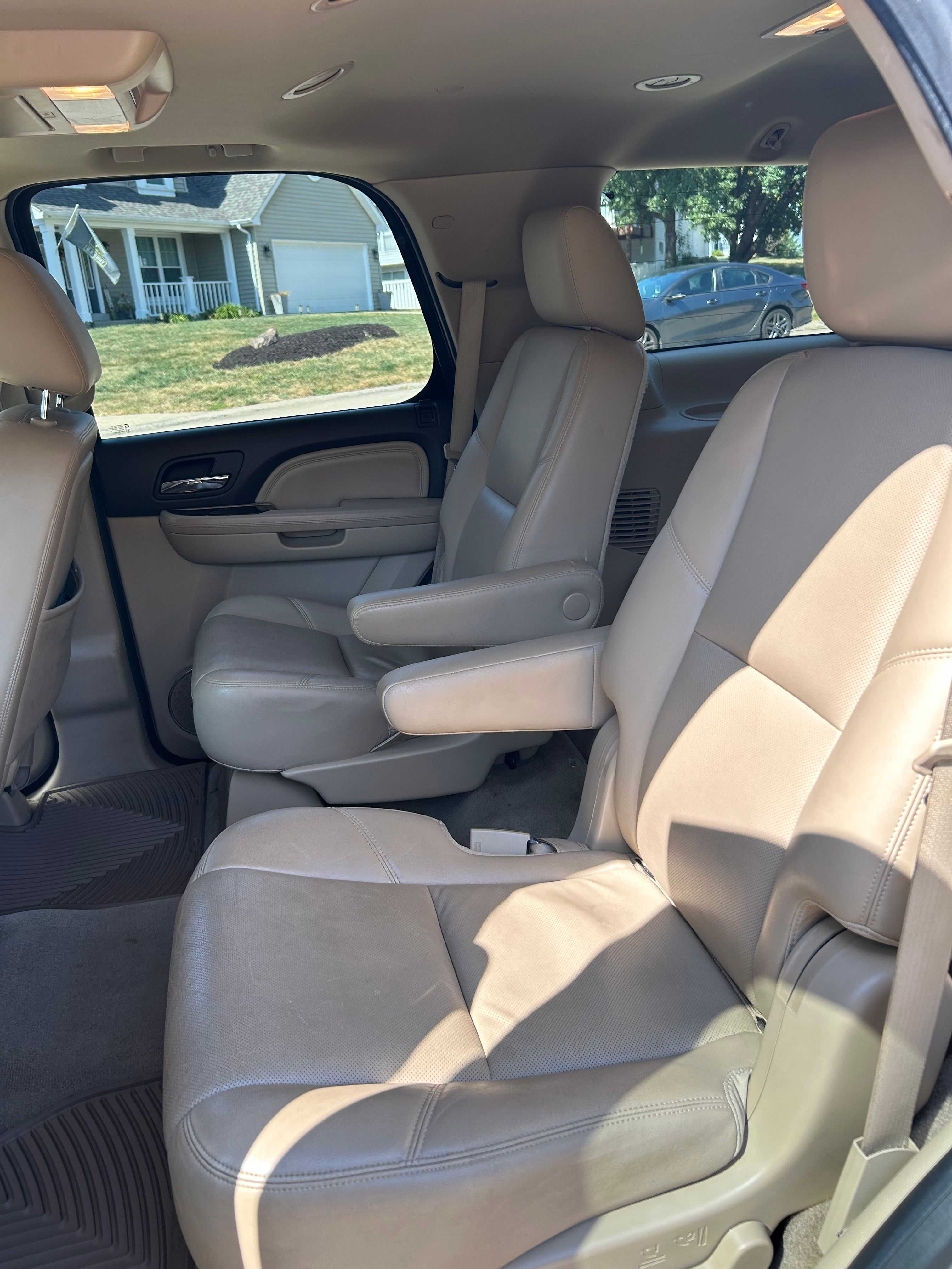 Used 2013 GMC Yukon Denali AWD/4WD image 9