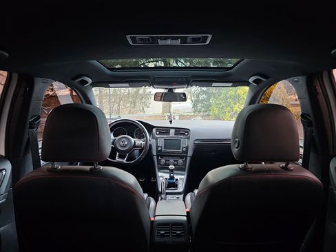 Used 2017 Volkswagen GTI Autobahn image 23