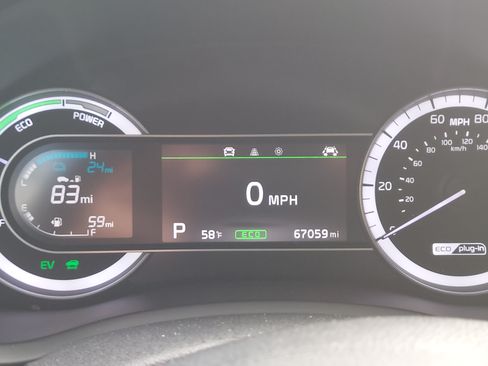 Used 2019 Kia Niro EX image 2