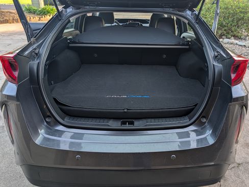 Used 2017 Toyota Prius Prime Premium image 1