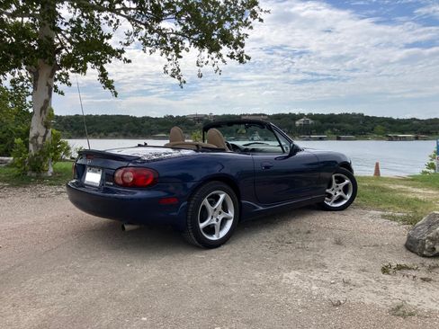 Used 2002 MAZDA MX-5 Miata LS image 1