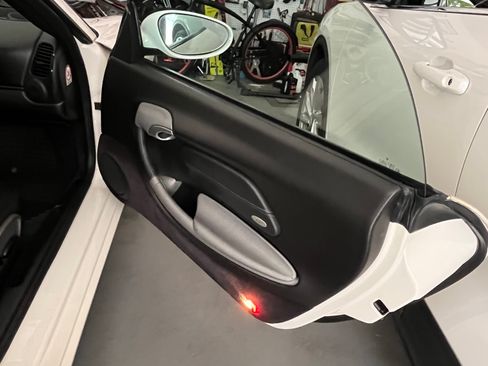 Used 2001 Porsche Boxster RWD image 6