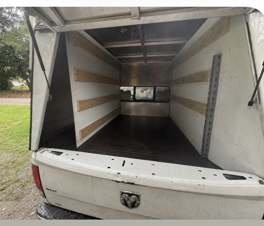 Used 2020 RAM 1500 Classic SLT AWD/4WD image 4