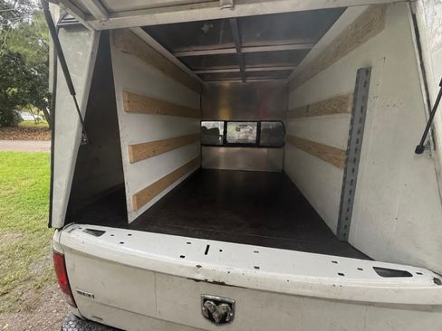 Used 2020 RAM 1500 Classic SLT AWD/4WD image 4