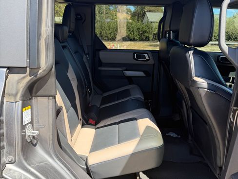 Used 2023 Ford Bronco Wildtrak AWD/4WD image 13