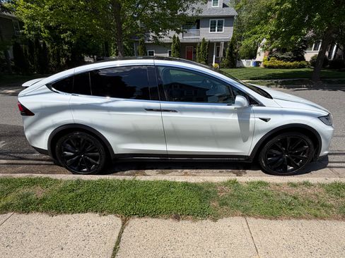 Used 2020 Tesla Model X AWD/4WD image 5