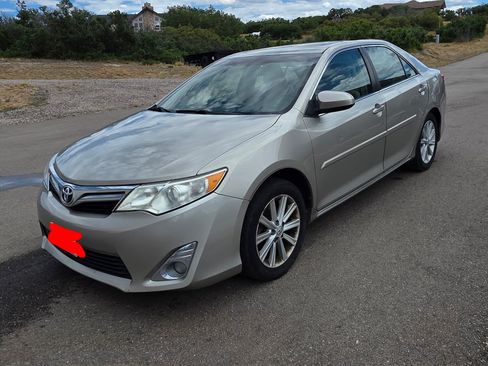 Used 2014 Toyota Camry XLE w/ Leather Package FWD image 1