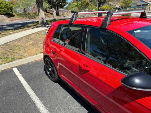 Used 2018 Volkswagen Golf 4-Door image 14