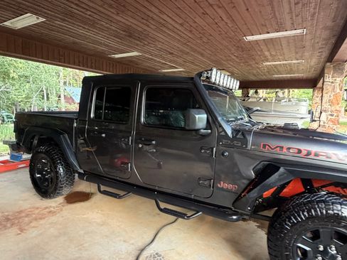 Used 2021 Jeep Gladiator Mojave AWD/4WD image 9