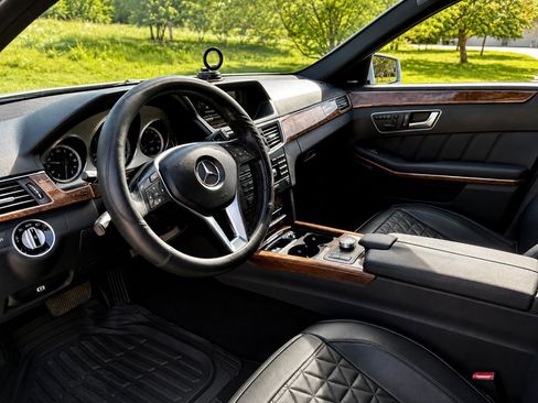 Used 2013 Mercedes-Benz E 350 4MATIC Sedan w/ Premium 1 Pkg image 10
