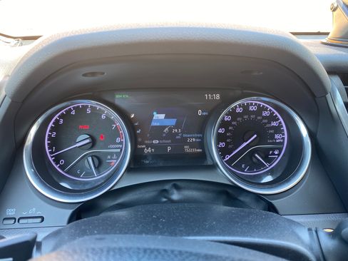 Used 2020 Toyota Camry SE w/ Cold Weather Package image 4