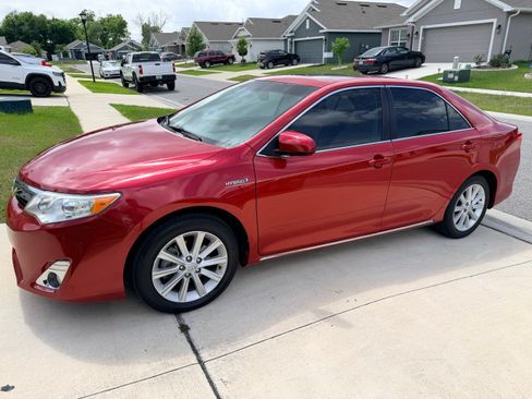 Used 2012 Toyota Camry XLE w/ Convenience Pkg image 1