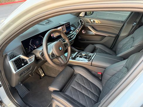 Used 2026 BMW X7 xDrive40i w/ M Sport Package AWD/4WD image 6