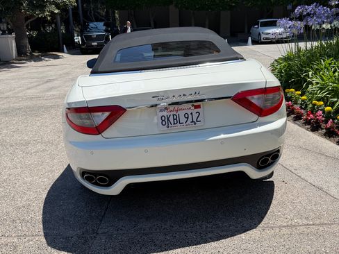 Used 2014 Maserati GranTurismo Convertible RWD image 16