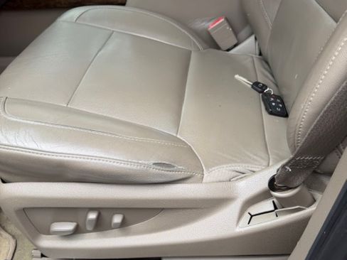 Used 2016 Chevrolet Suburban LT AWD/4WD image 12