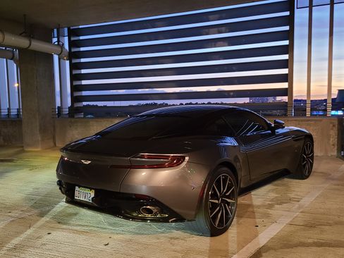 Used 2017 Aston Martin DB11 V12 image 4